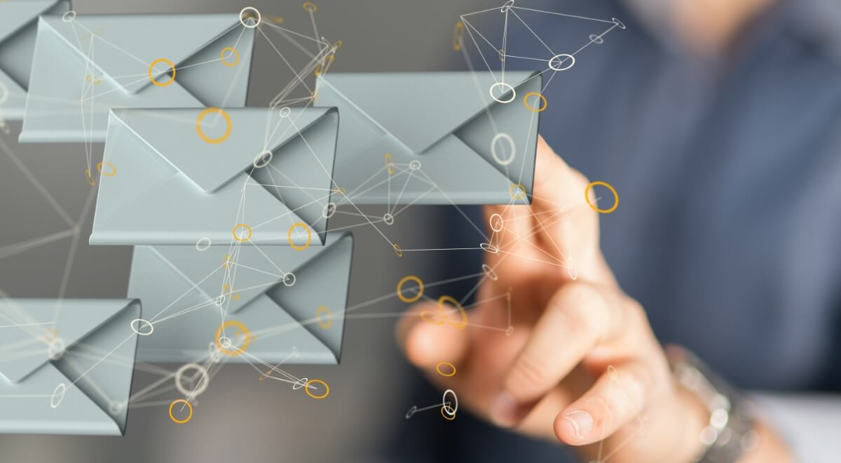 フルスクラッチのシステム開発及びメール配信システム構築を行っているフレシット